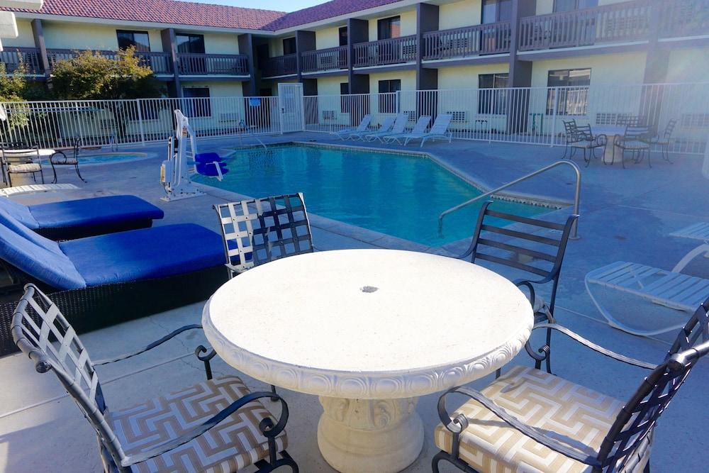 Red Roof Inn Ridgecrest Exterior photo